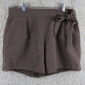 Banana Republic* Women's Pleated Side Zipper Closure Multipocketed Shorts~Size 2